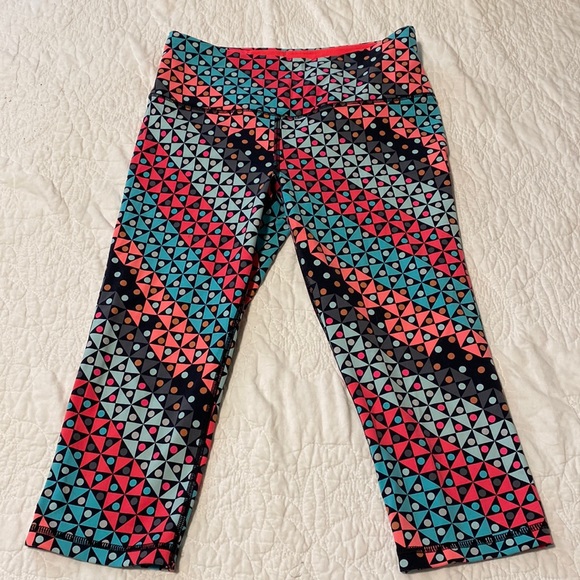 VS Sport Crop Leggings - Picture 1 of 4